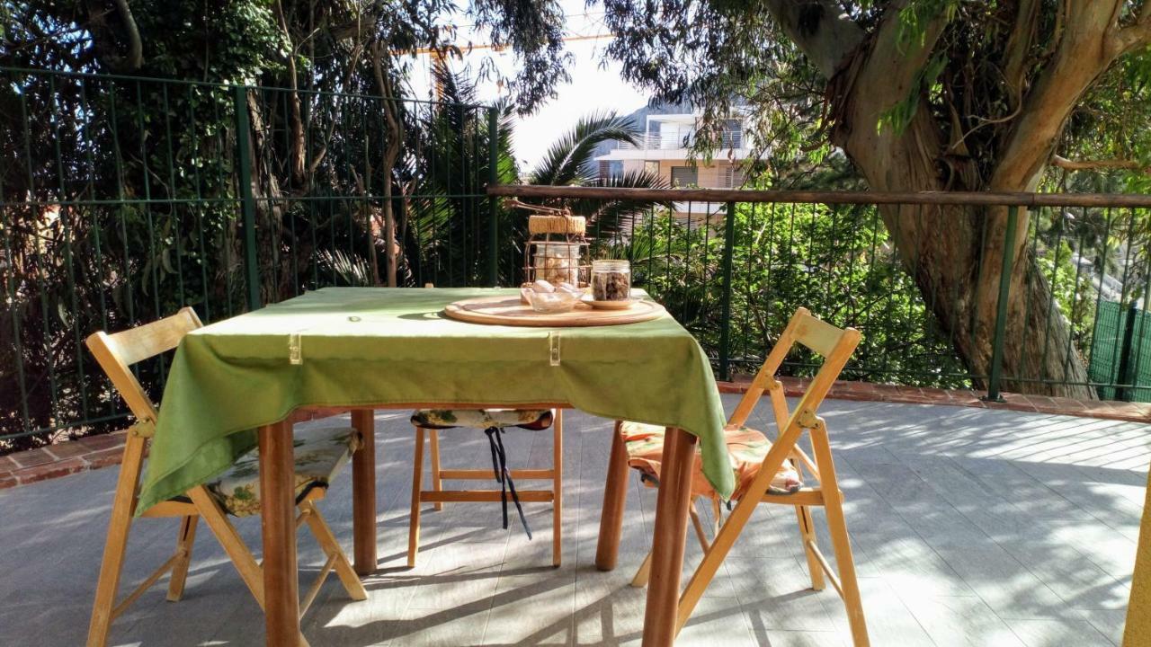 Casa Di Claude Con Posto Auto Apartment Finale Ligure Exterior photo