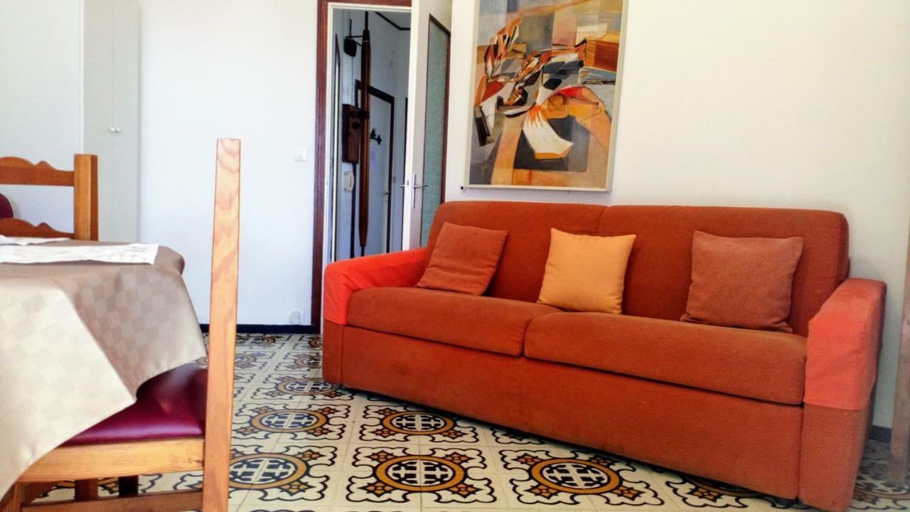 Casa Di Claude Con Posto Auto Apartment Finale Ligure Exterior photo